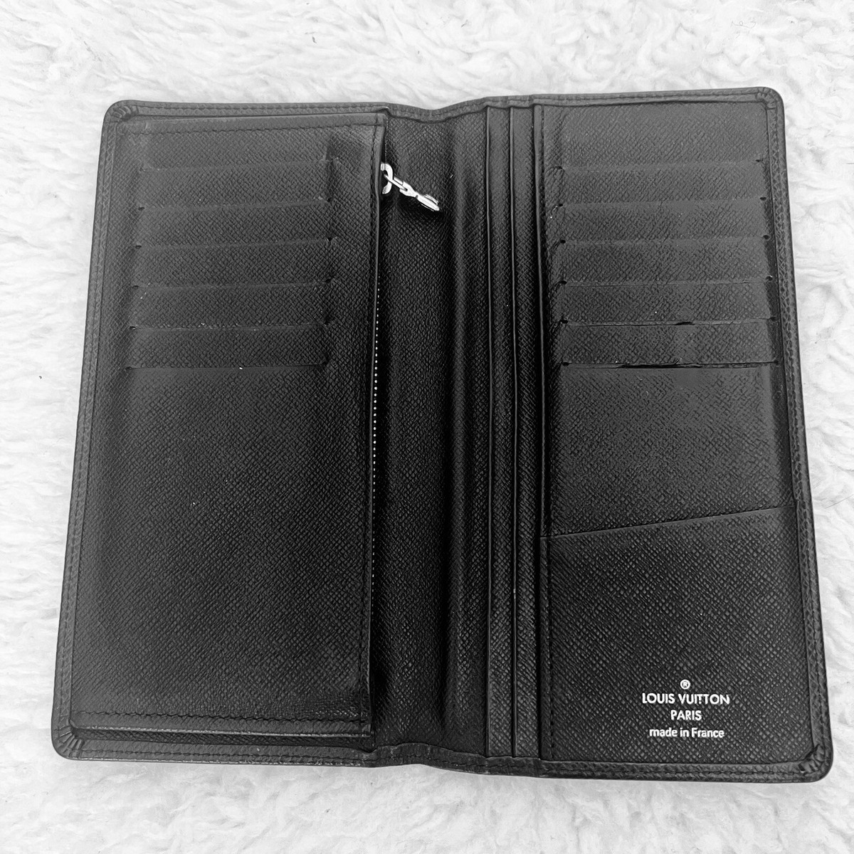 Louis Vuitton Portefeuille Taiga M32572 Black Leather SP4182 Men's
