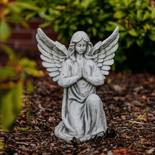 Steinfigur Engel betend mit Flügel Grab H. 39 cm, 10 kg, grau, frostsicher Stein