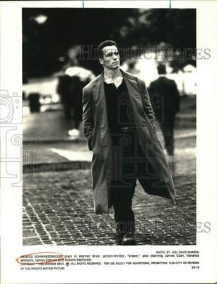 1996 Press Photo Arnold Schwarzenegger starring in ''Eraser'' - lrp43192