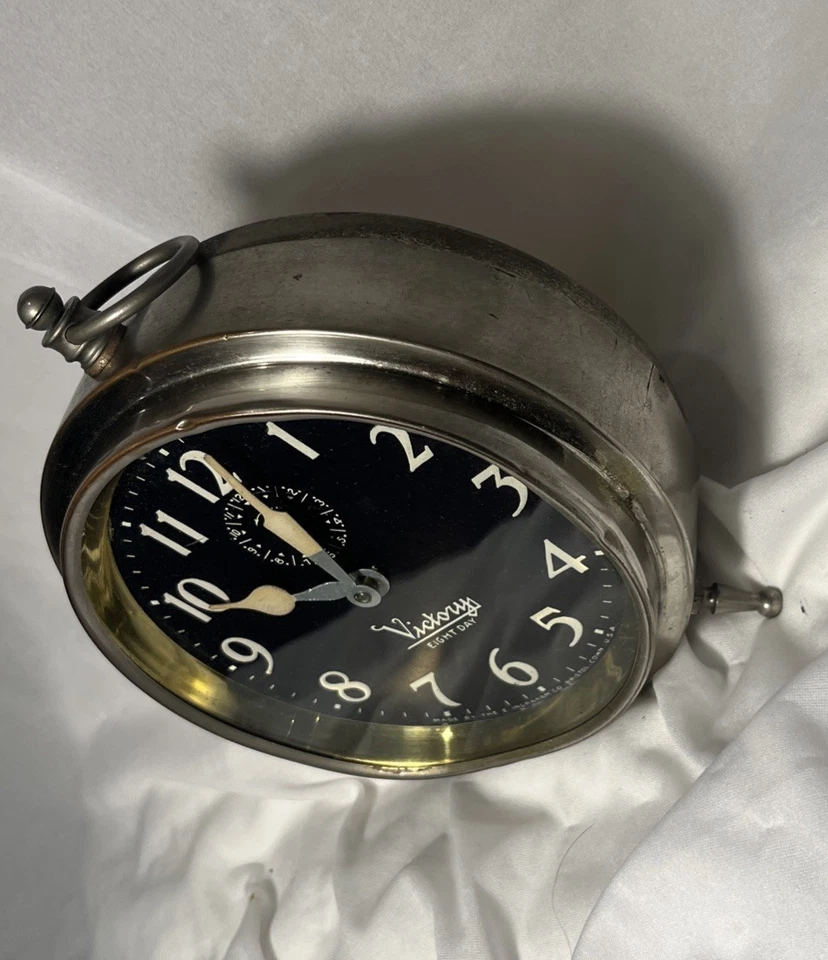 ANTIQUE INGRAHAM Victory Eight Day Peg LEG ALARM CLOCK (READ) - Image 4 of 4
