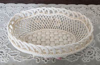 VINTAGE Belleek Pottery 3 Strand Woven Hawthorne Oval Basket Bowl, Ireland