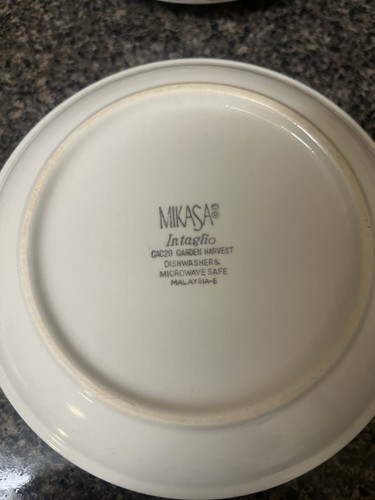 Mikasa Intaglio Garden Harvest Vegetable Cereal/Soup Bowls 8-3/8" Set of 4 - Picture 4 of 4