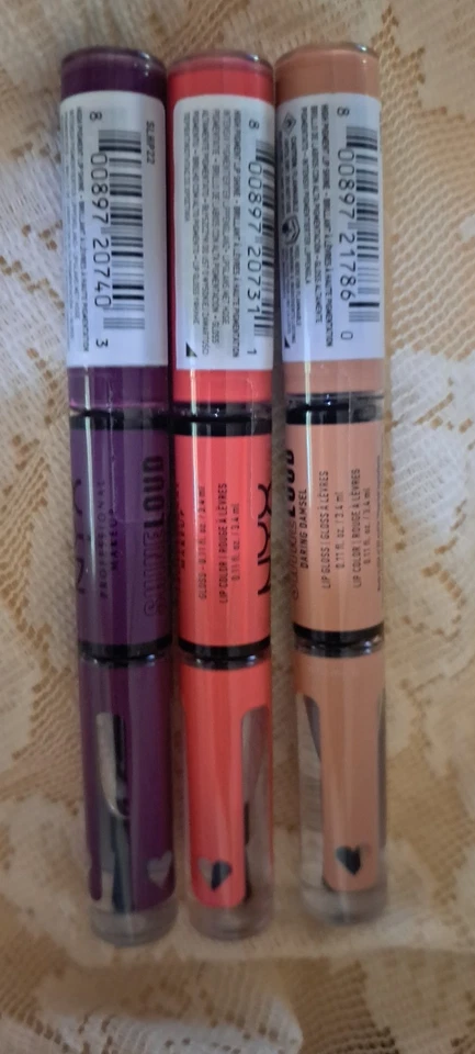 Brillo de labios 3 NYX color brillo fuerte - 16 HR resistente a la transferencia - VEGANO - ligero Foto 3 de 4