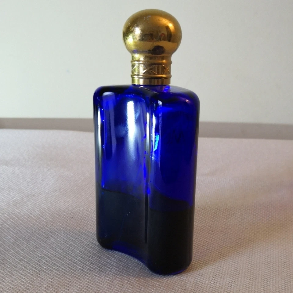 Avon Mesmerize Blue and Gold Men's Fragrance - Image 4 of 4