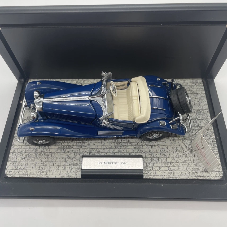 Franklin Mint 1/24 Scale B11XM23 - 1935 Mercedes 500K Roadster - Blue - Image 4 of 4