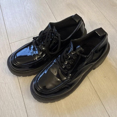 Damen Halbschuhe Lackleder Schwarz Schnürung rund  Plateausohle EU 38 eher 37