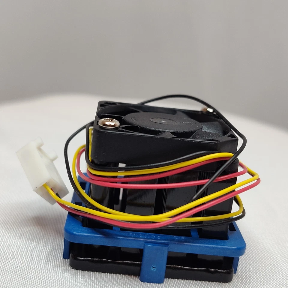 Cooler BGA 35x35MM Malico Heatsink with Fan, Thermal Pad 3 Pin Power Connection - Image 2 of 4