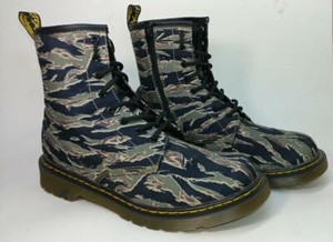 dr martens green canvas boots