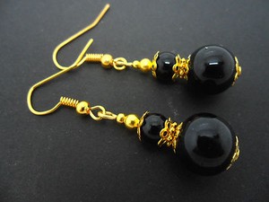 Authentic A PAIR OF BLACK ONYX GOLD PLATED DROP DANGLY EARRINGS. .