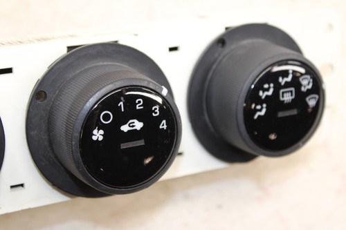 2007-2010 Saturn Sky Climate Control Switch Assembly 15885077 OEM KW70 - Picture 3 of 6