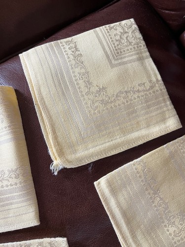 Lot of 6 Sunny Yellow Jacquard or Damask Cloth Napkins - 11.5 x 11.5 inches - - Picture 10 of 11