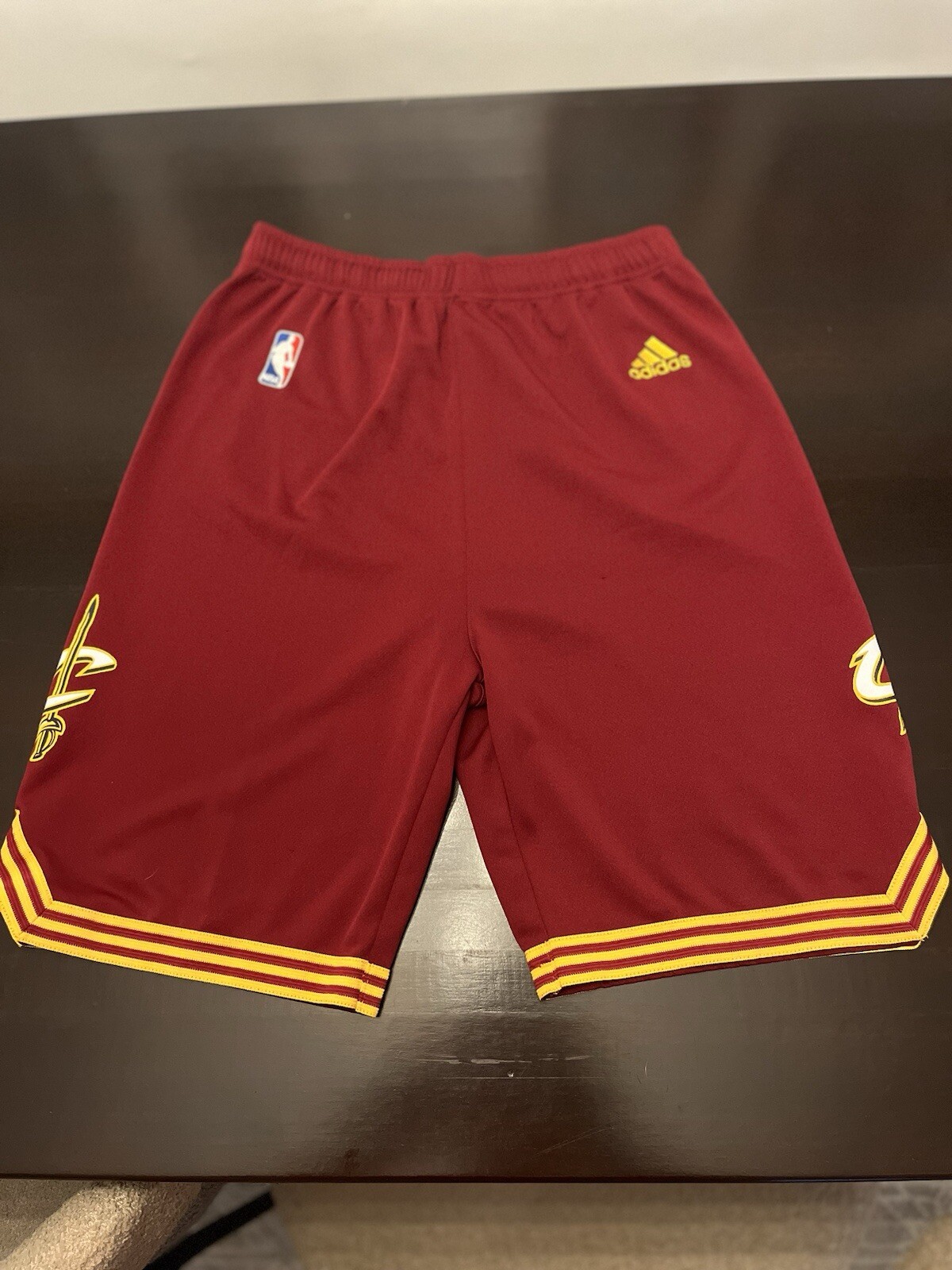 Cleveland Cavaliers Shorts Adidas Youth Large (14-16) Red NBA