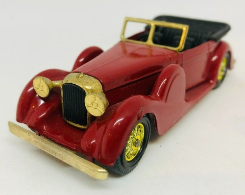 1938 Lagonda Drophead Coupe - Matchbox Models Of Yesteryear number Y-11RED - Picture 2 of 6