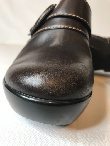 Tommy Hilfiger Clog Heels Size 7.5 Brown Casual Faux Leather Round Toe Slip On - Picture 10 of 10
