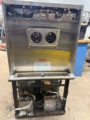 #ad Taylor 754 27 SELLING FOR COMPRESSORS amp; R502 FREON ONLY STRIPPED UNIT READ DESC $500.00