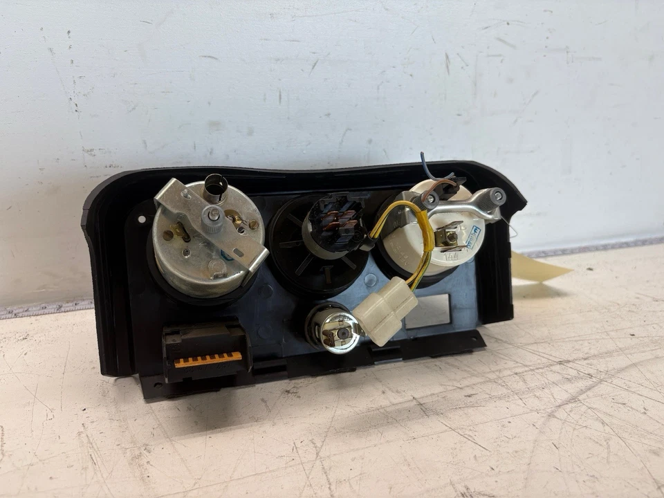 1984 Porsche 944 давление масла, часы и переключатель переменного тока датчик панели - Изображение 3 из 3