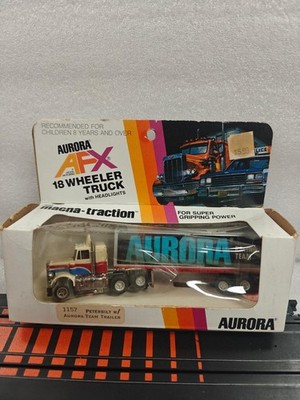 Aurora AFX 18 Wheeler Peterbilt w/Aurora Team Trailer with headlights