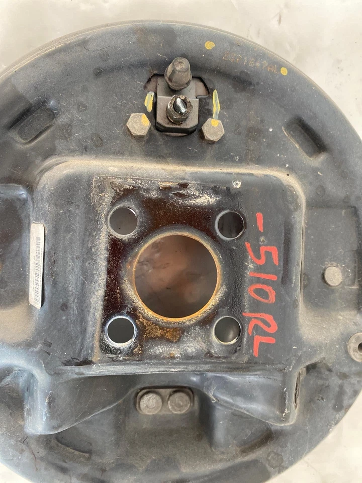 Nissan Versa 2018 sedán placa de freno trasera lado del conductor izquierdo LH OEM Foto 3 de 4