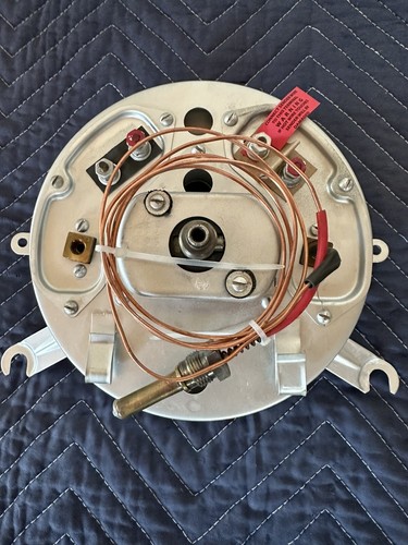 1949 ORIGINAL CHEVROLET SPEEDOMETER REBUILT LOOKS LIKE NEW - Picture 4 of 4