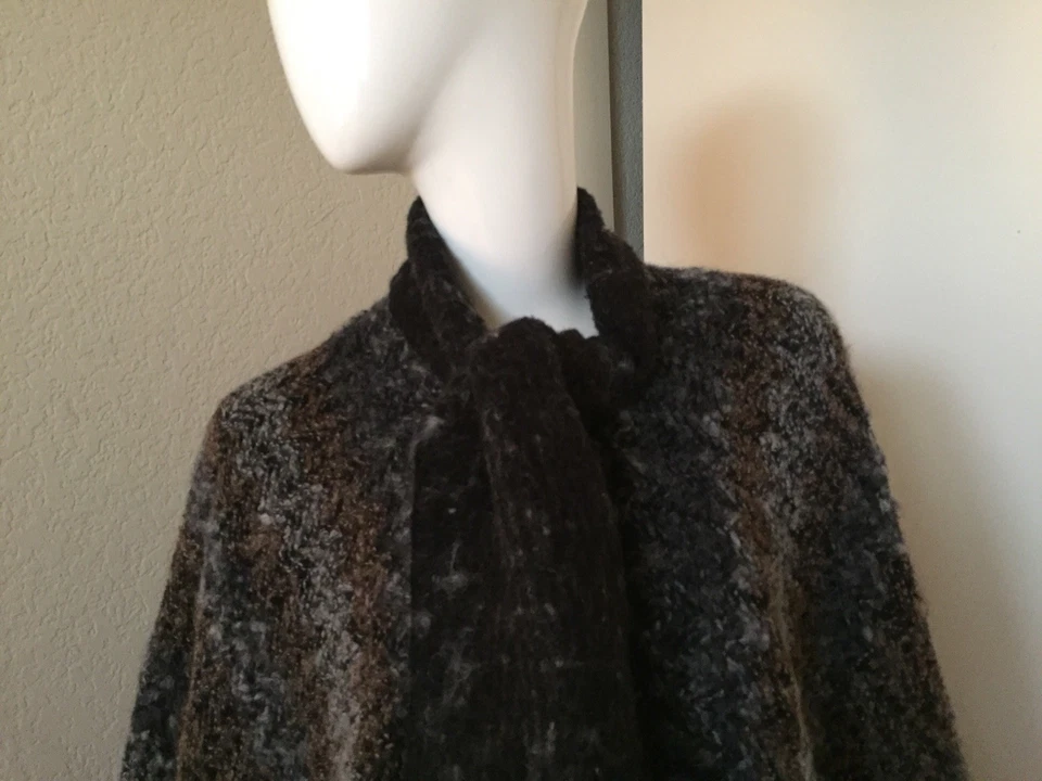 Oscar de la Renta Accessory Street VINTAGE! Wool Black/Gray Tied Neck Cape O/S - Image 2 of 4