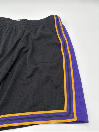Pantaloncini Mitchell & Ness Hardwood Classics Los Angeles Lakers Swingman da uomo taglia 2X - Foto 3 di 10