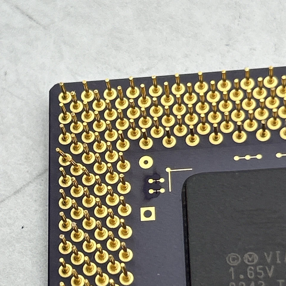 Procesador CYRIX VIA C3 800mhz 133 Bus x6 Samual 1.65v Vintage Cerámica DORADO 800 Foto 4 de 4