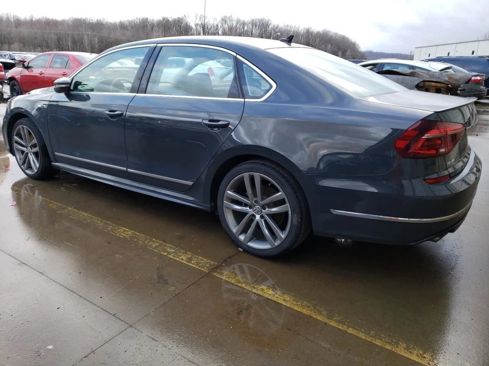 Reservatório de lavadora Volkswagen Passat 2017 FWD 1,80L usado 3545580 - Imagem 2 de 4