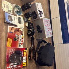 Canon EOS Kiss X4 Double Zoom Kit with 2 Lenses and Camera Bag