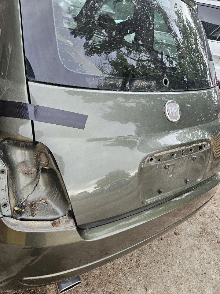 Fiat 500 2012-2017 2 puertas puerta levadiza panel de escotilla PFP verde oliva solo camioneta local Foto 2 de 4