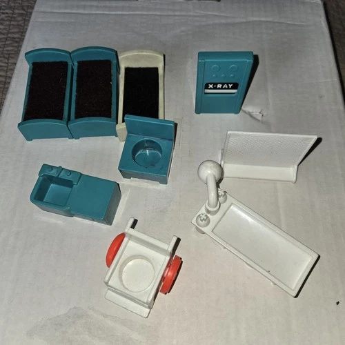 Parts Vintage Fisher Price Little People #931 Play Family CHILDREN HOSPITAL Set