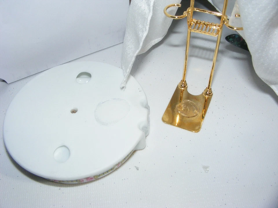 Reutter Porzellan Dollhouse Furniture Circular Shower - Image 4 of 4