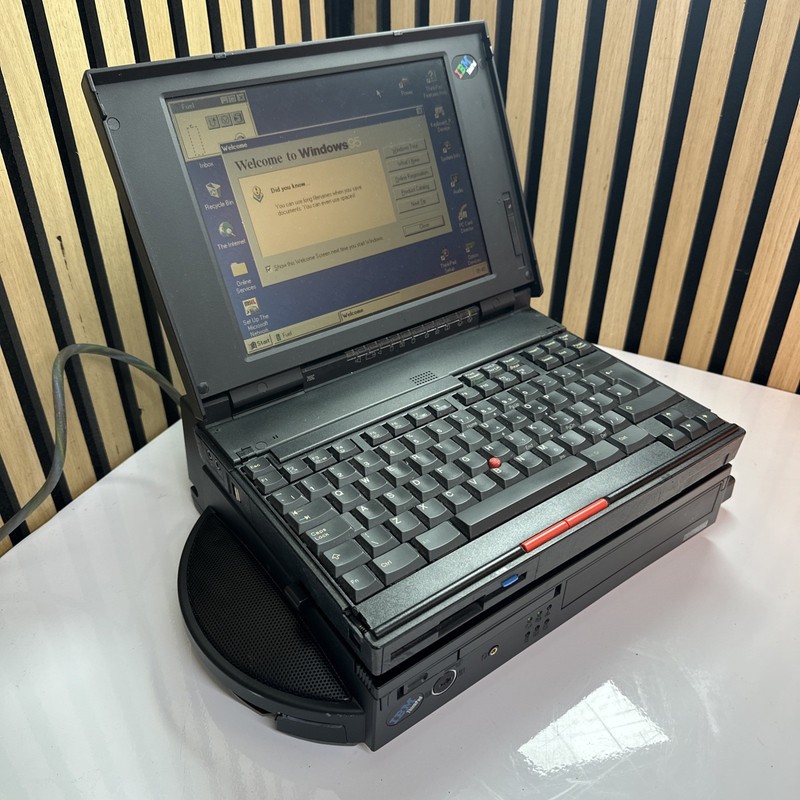 DOS VGA IBM Thinkpad 755c + 3545 Dock I - Recapped, Strengthened, Upgraded Win95