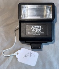 Vintage Focal M-200 Electronic Flash unit 20-01-38 shoe mount universal WORKS 