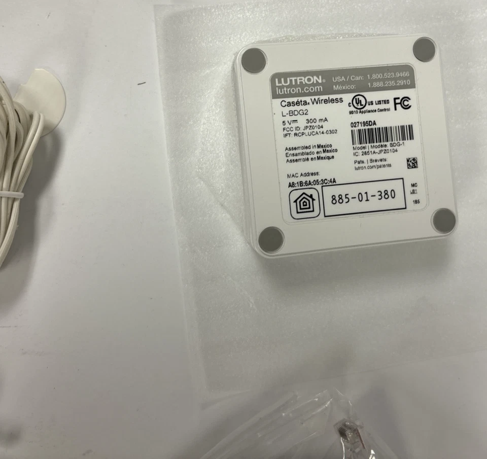 Lutron Caseta Smart Lighting Smart Hub para Bombillas y Ventiladores L-BDG2-WH-Blanco Foto 2 de 4