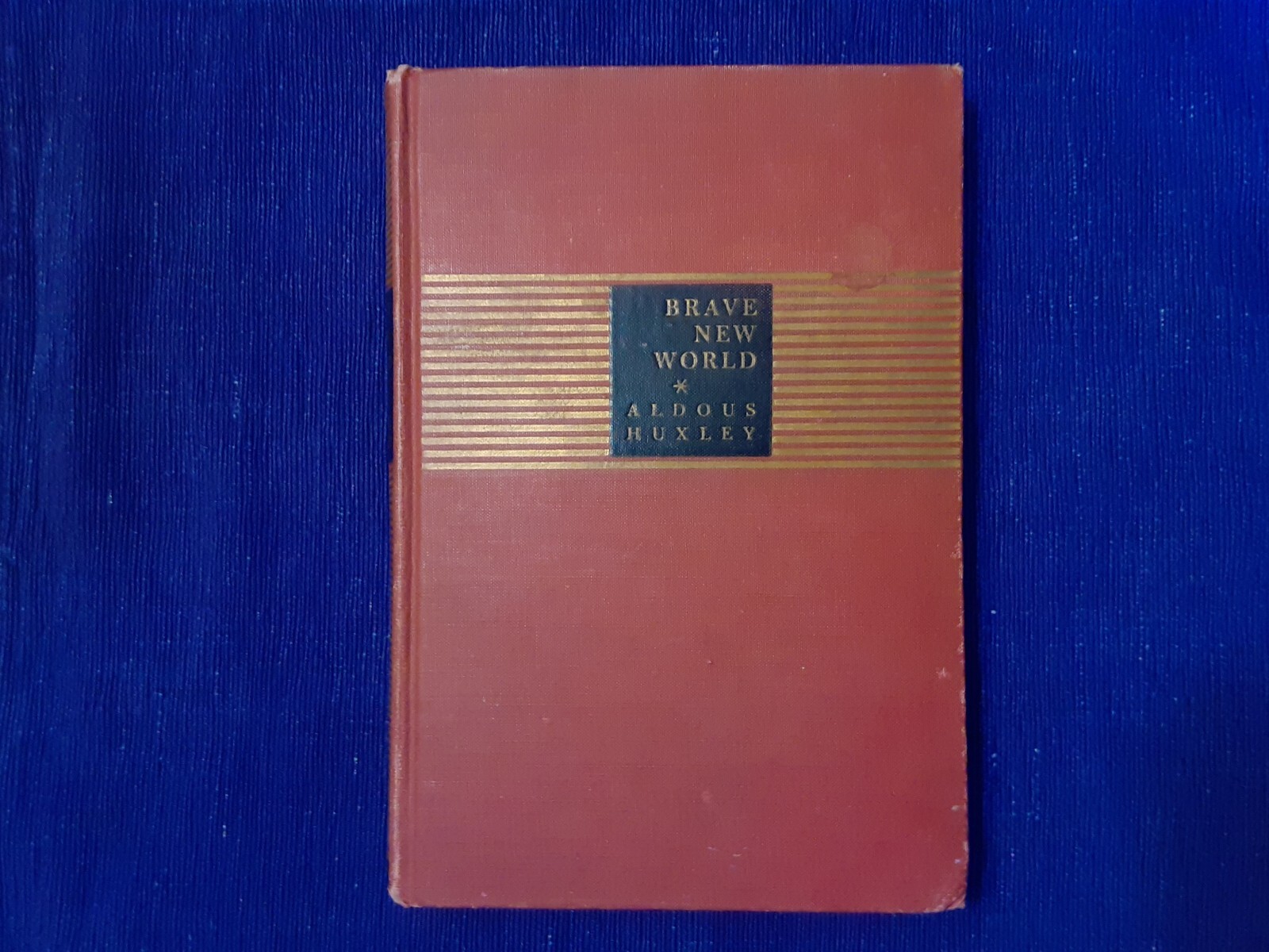 Brave New World by Aldous Huxley - 1946 Edition 9-6, Printing "H-V". Red Title!