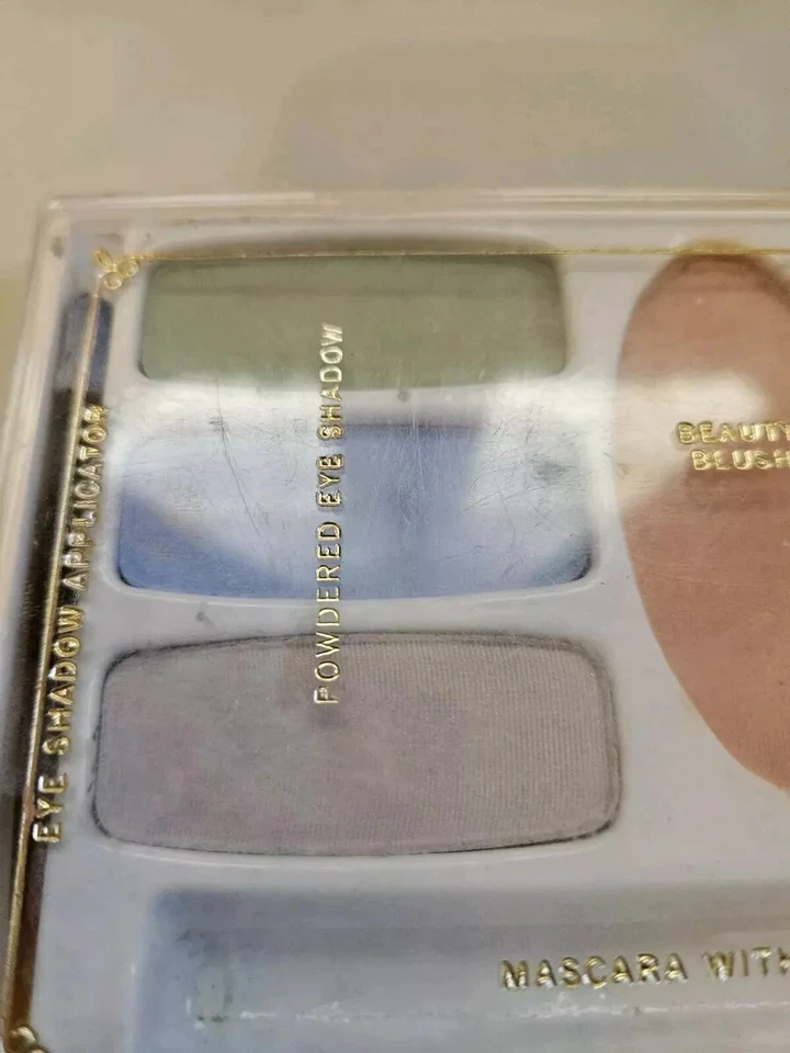 Vtg Unmarked Eye Shadow/ Blush Made In USA -NOS - Image 3 of 4