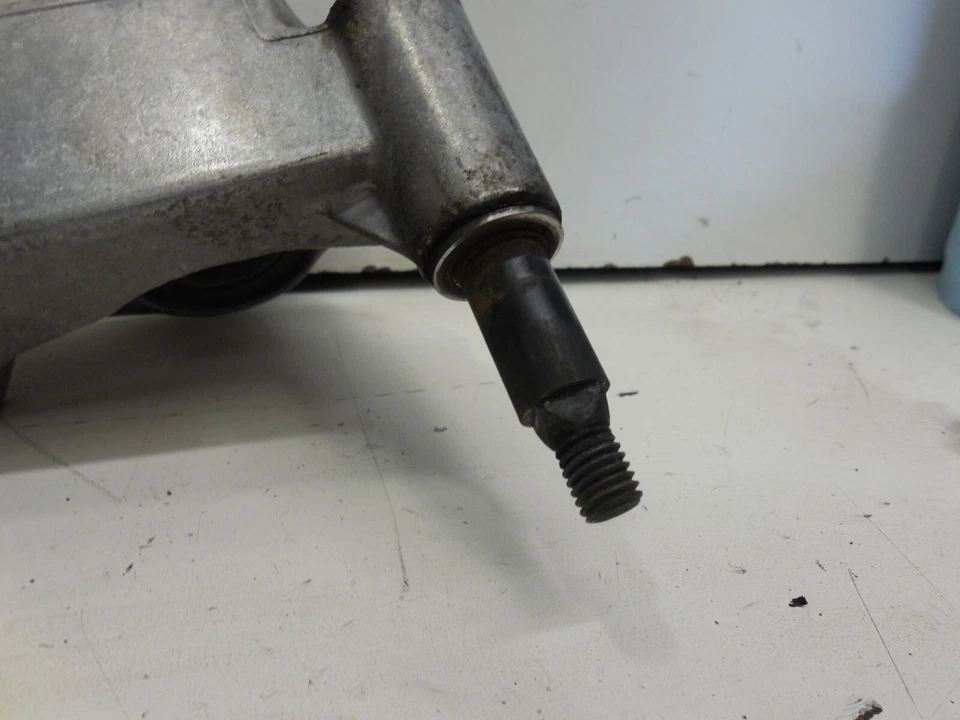 Mercedes Benz C240 C230 C320 (W203) 01-2007 Windshield Wiper Motor 2038200342 - Image 4 of 4