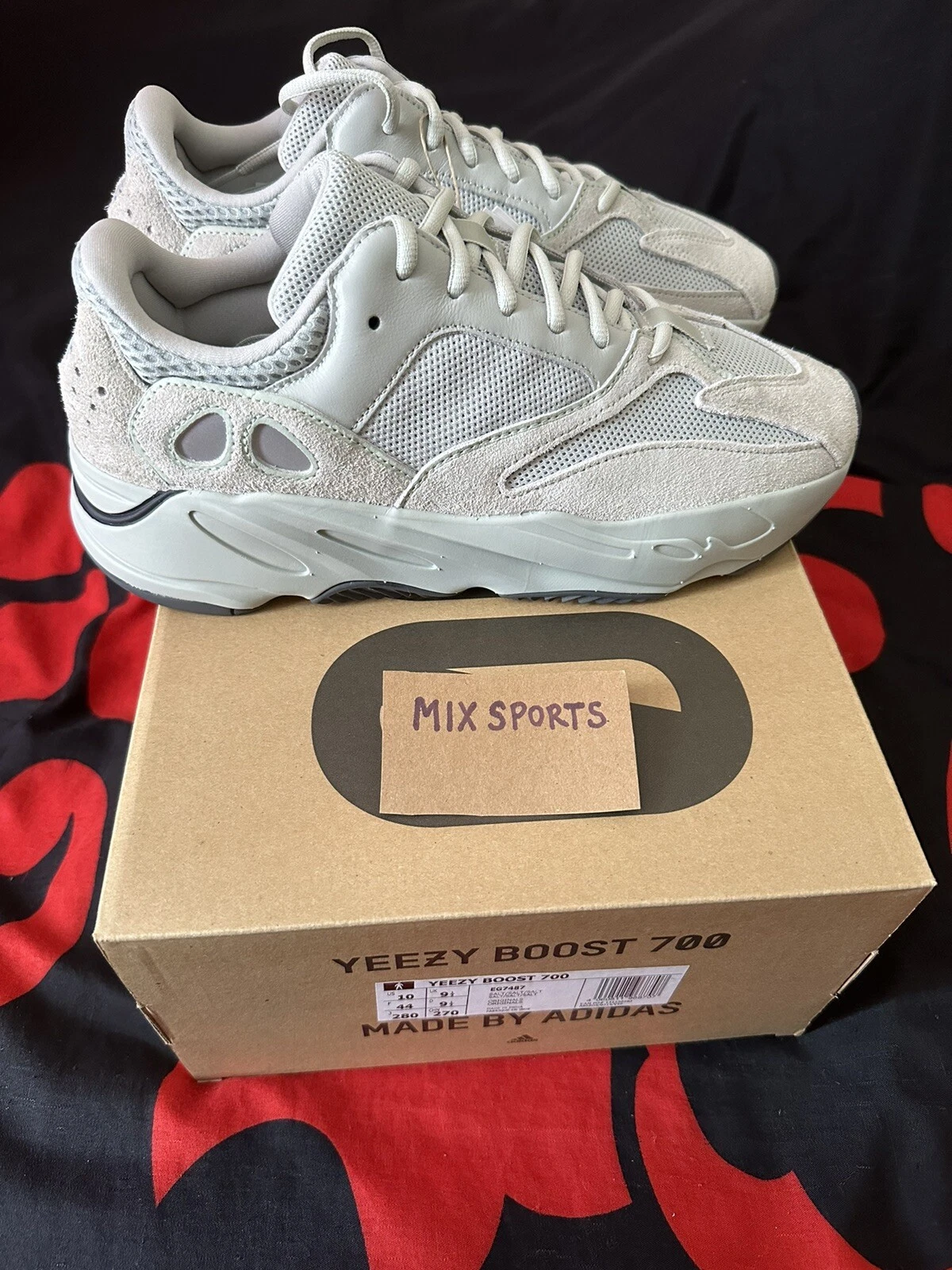 NUOVO Taglia UK 9.5 Adidas Yeezy Boost 700 V1 Salt