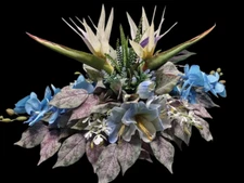  Tropical table centerpiece. Hawaiian floral arrangements