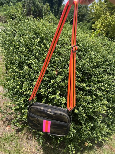 Haute Shore Drew Showoff Camo Crossbody Bag - Picture 8 of 12