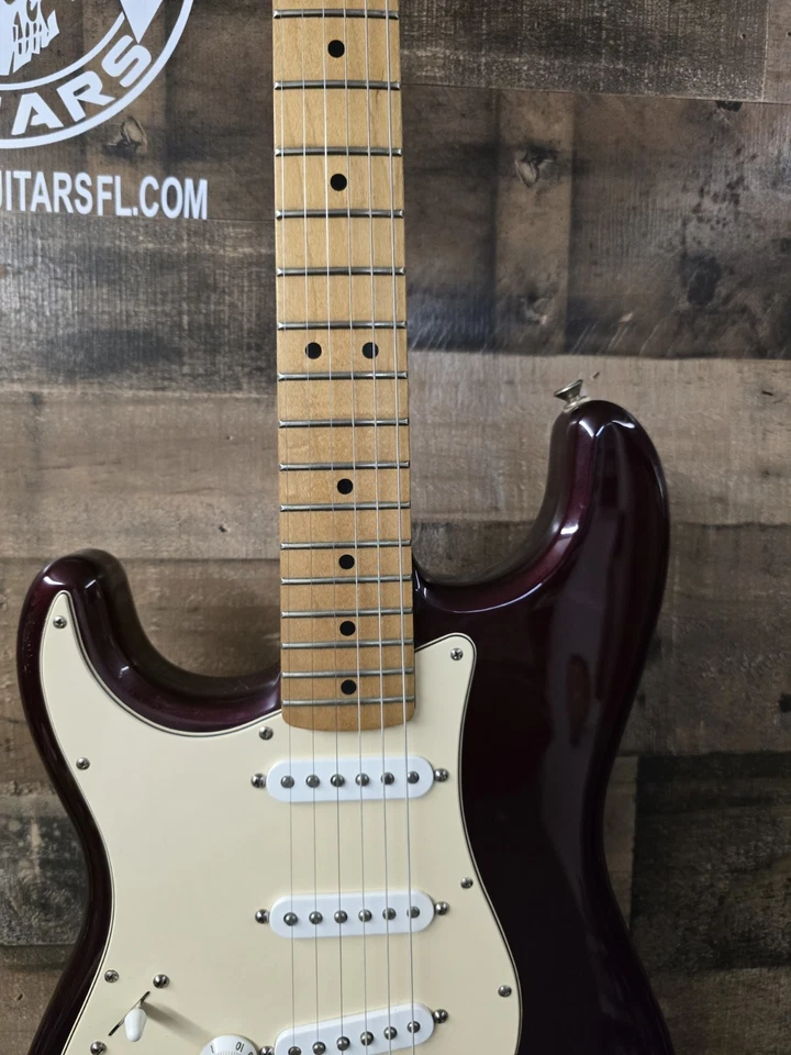 Lefty Fender Stratocaster made in Mexico 2005 Burgundy With Gig Bag Lefty - Image 4 of 4
