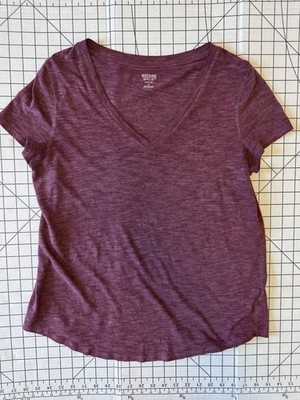 Mossimo Women's Maroon V-neck Short sleeved t-shirt size M
