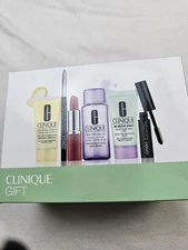 Clinique Gift Set, includes 6 pieces, NEW In Package And Green White Box 