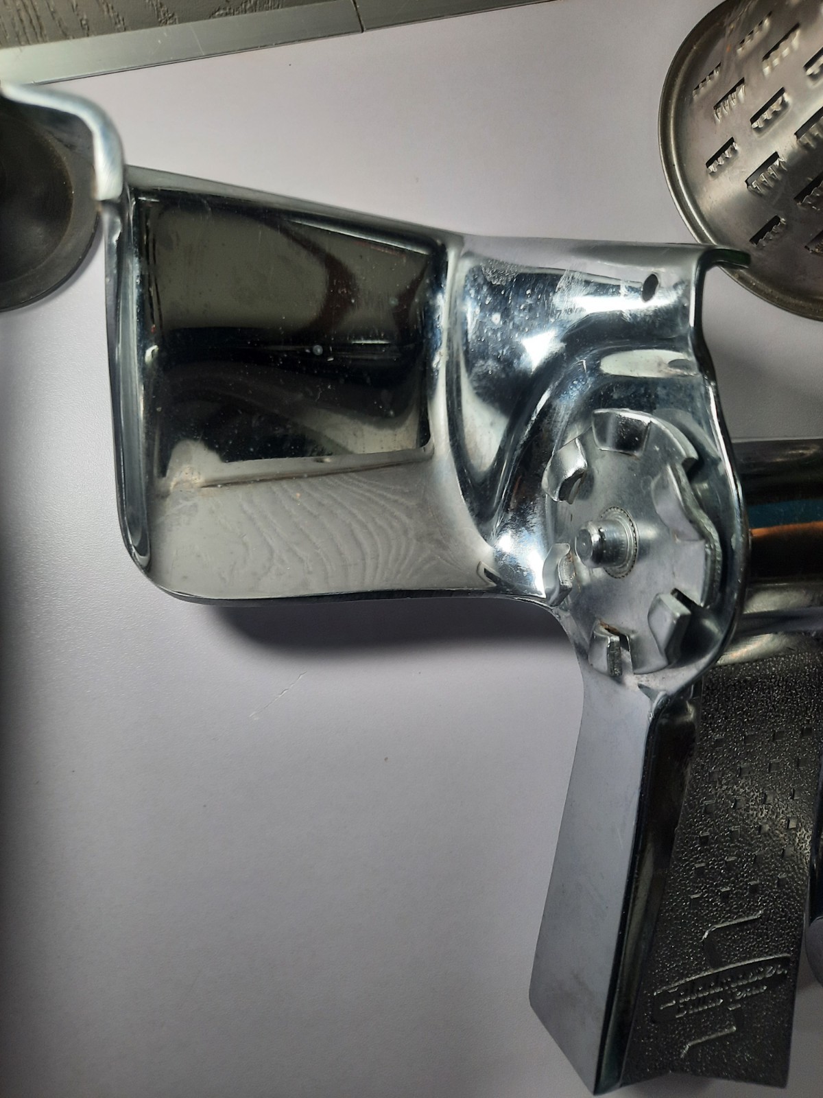 Vintage Saladmaster Hand Crank Food Processor Shredder Chopper with 6 Cones Used