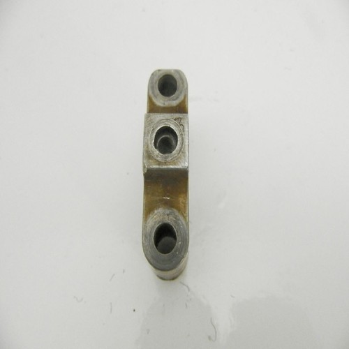 Triumph T 300 Sprint Nockenwellenbock Zylinderkopf Nockenwelle Bock drei 13564