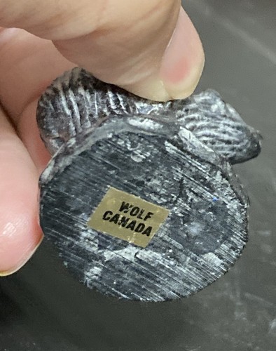 Canada Signed Wolf Carved Soapstone Black Bear Climbing On A Rock Sculpture - 第 9/9 張圖片