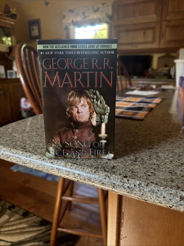 A Song of Ice and Fire Hardcover Book Set Game of Thrones George RR Martin Foto 2 de 4