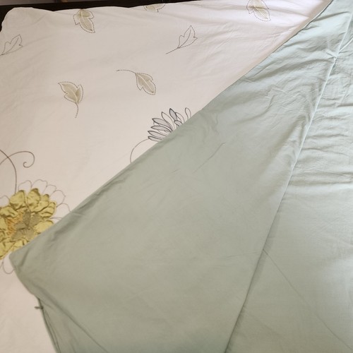 RAYMOND WAITES Queen DUVET COVER 92"x86" Embroidered Flowers White & Sage Green - Picture 7 of 10