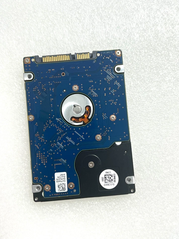 Hitachi HTS723232A7A364 320GB 7200RPM SATA 3.0Gb/s 2.5" Notebook Hard Drive - Image 4 of 4