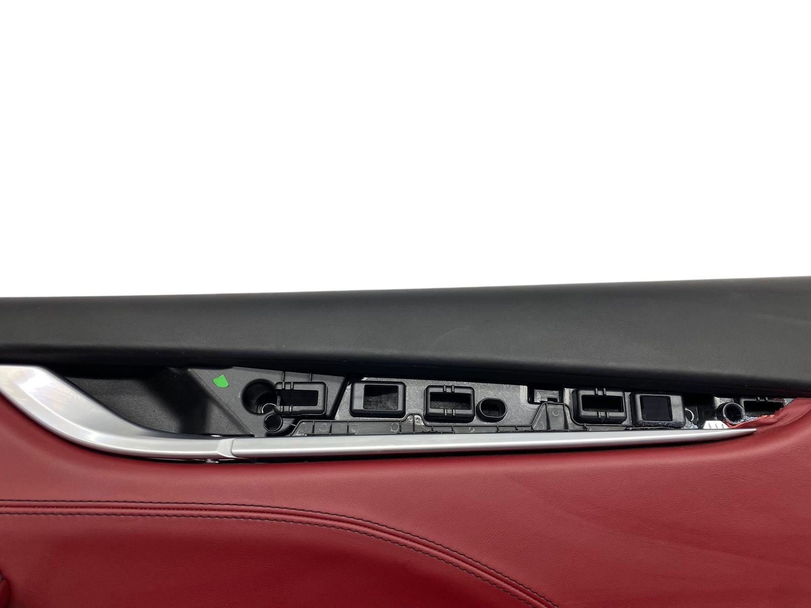 2017-2020 MASERATI LEVANTE FRONT RIGHT INTERIOR DOOR PANEL W/CARBON SWITCH RED
